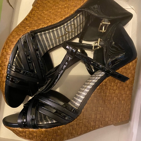 Jessica Simpson strap sandal wedge heels - Picture 1 of 6